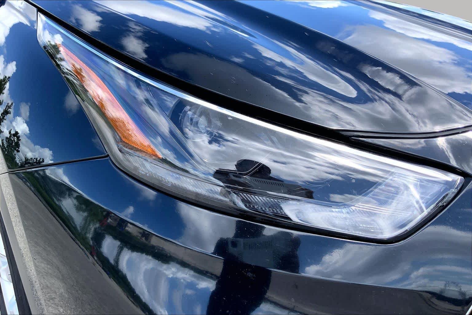 Used 2025 Midnight Black Metallic Toyota LE image 27