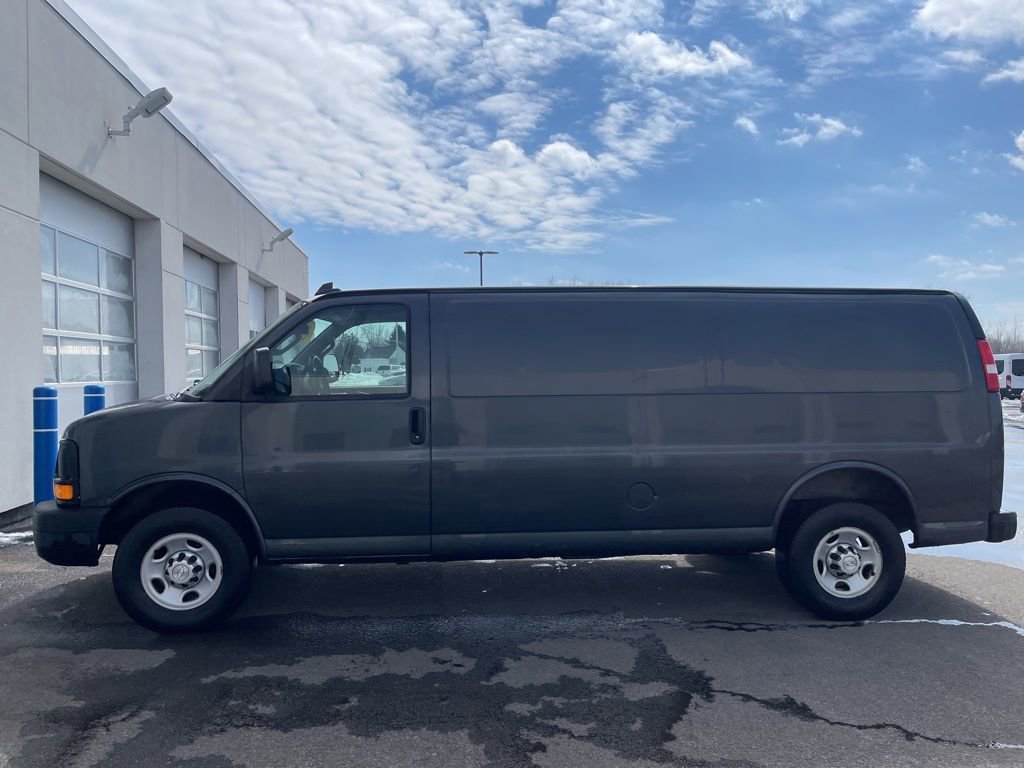 Used 2016 Cyber Gray Metallic Chevrolet 1WT image 4