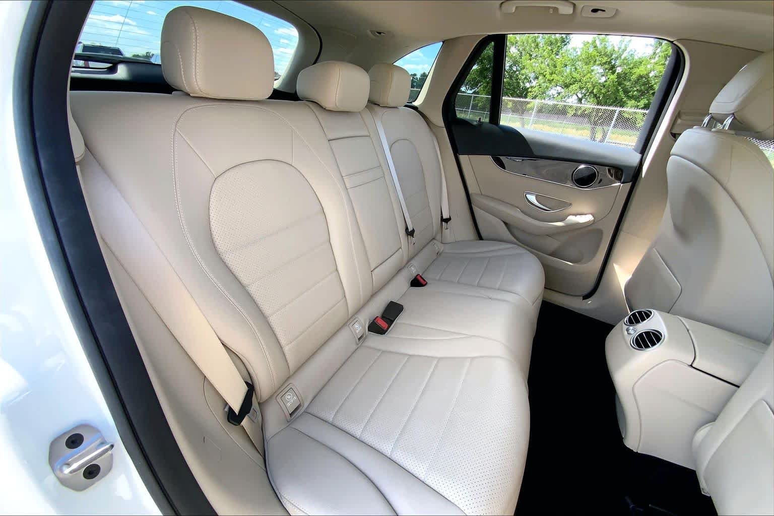 Used 2022 Polar White Mercedes-Benz GLC 300 image 19