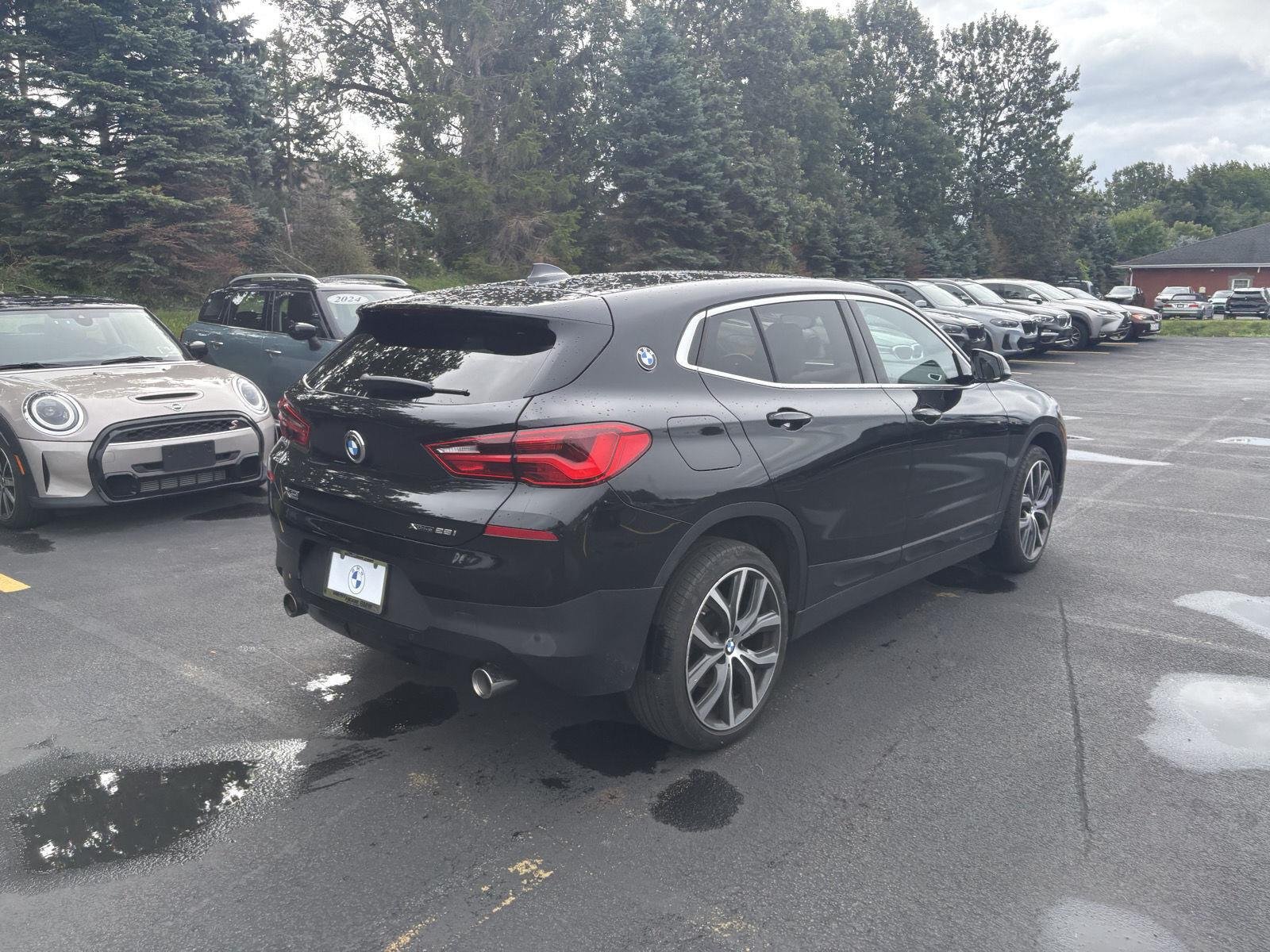 Used 2018 Black Sapphire Metallic BMW xDrive28i image 7