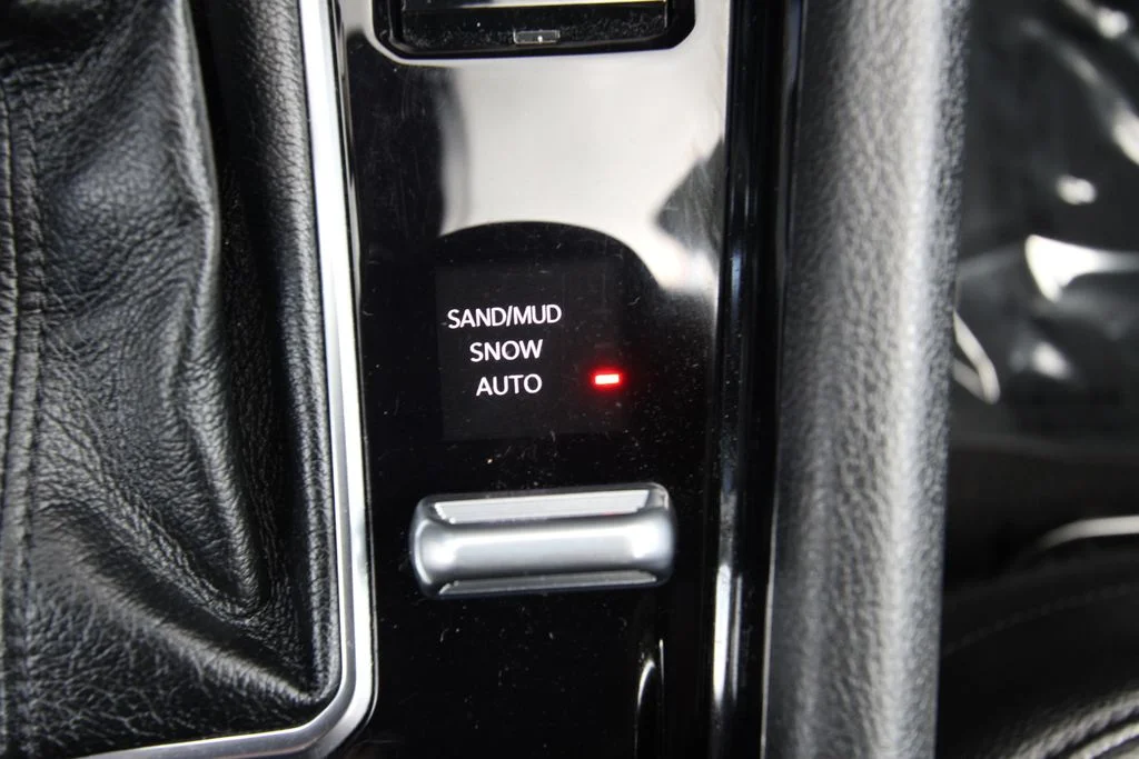 Used 2024 Silver Zynith Jeep Limited image 25