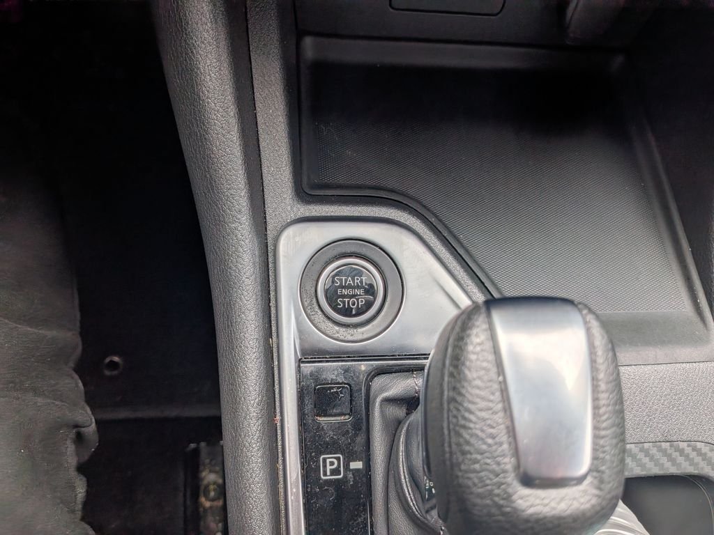 Used 2020 Red Nissan SV image 18