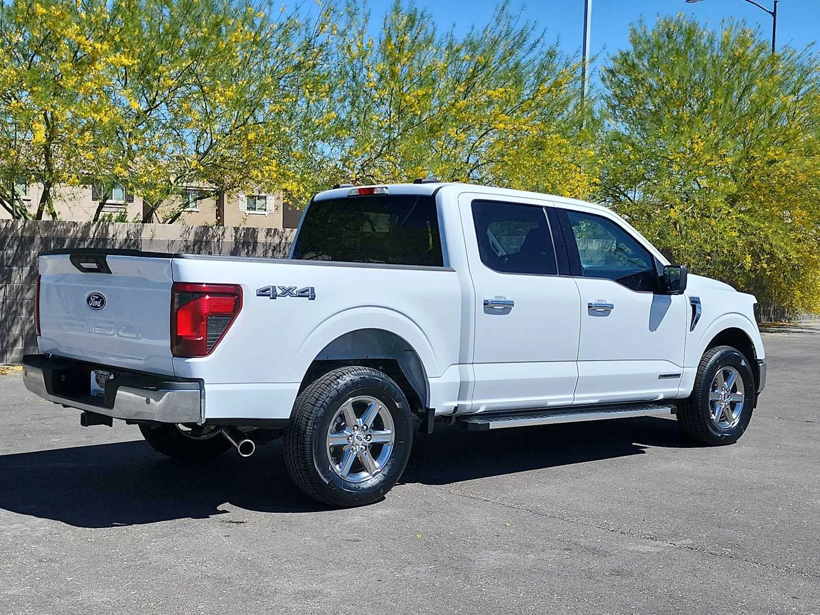 Used 2024 Oxford White Ford XLT image 8