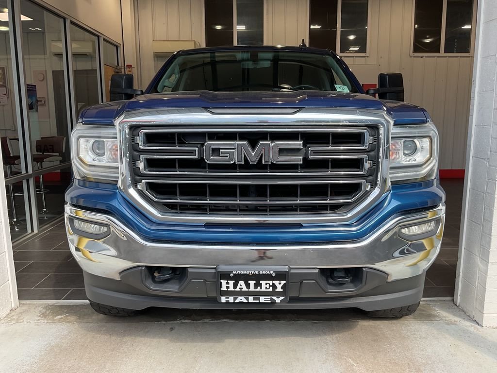 Used 2017 Blue GMC SLE image 3