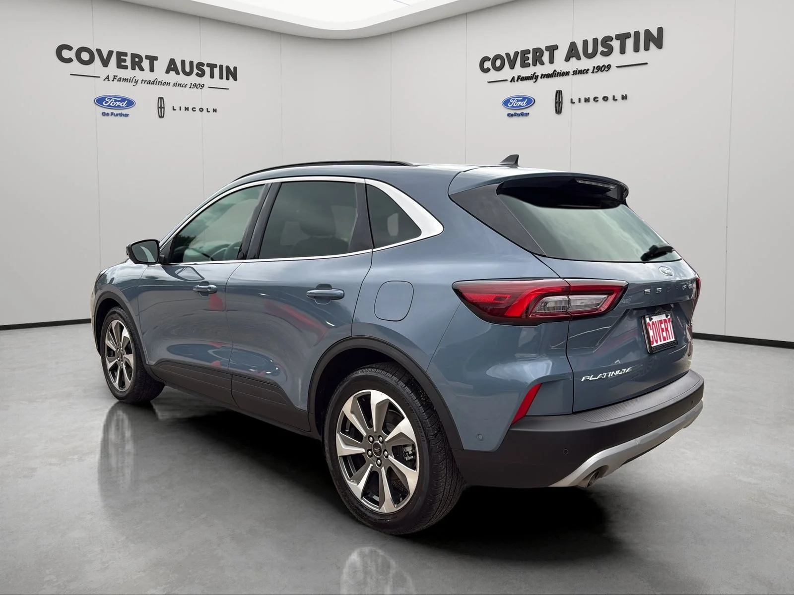 Used 2023 Blue Ford Platinum image 3