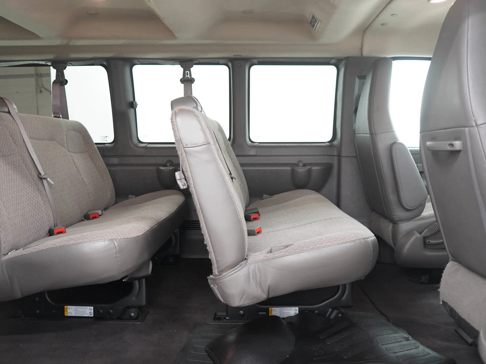 Used 2025 Summit White Chevrolet LT image 13
