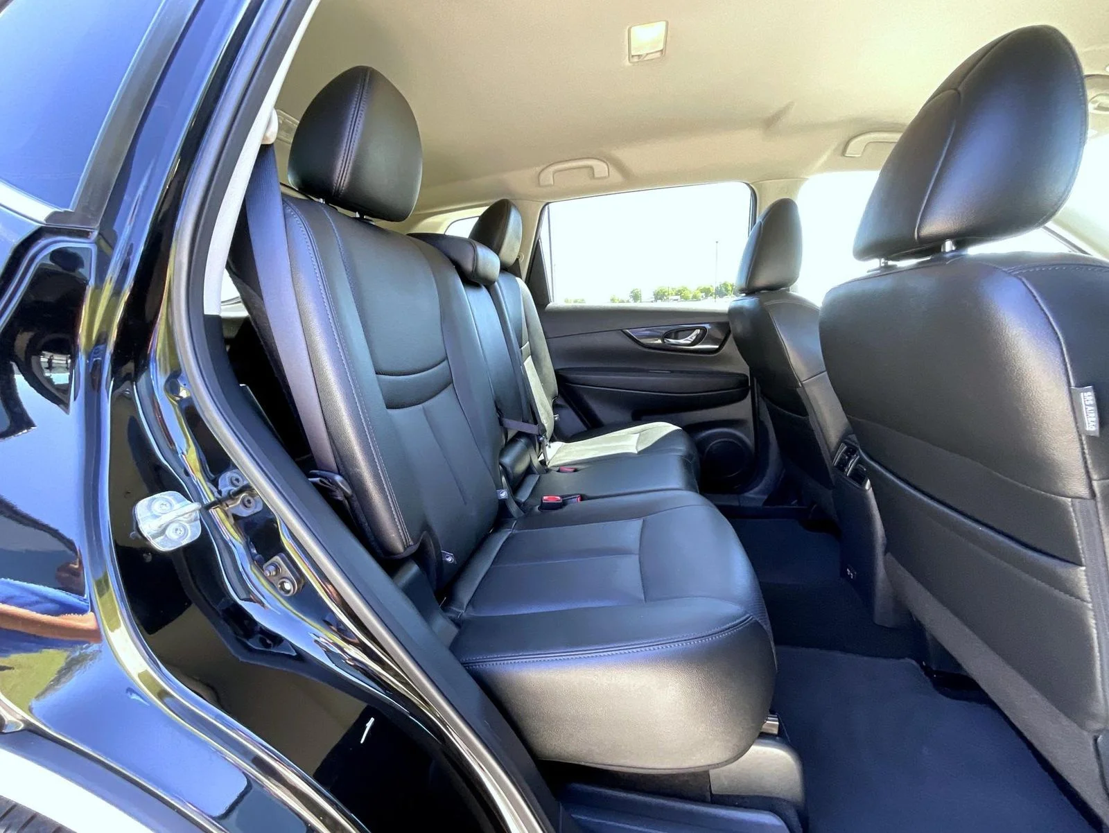 Used 2020 Black Nissan SL image 19