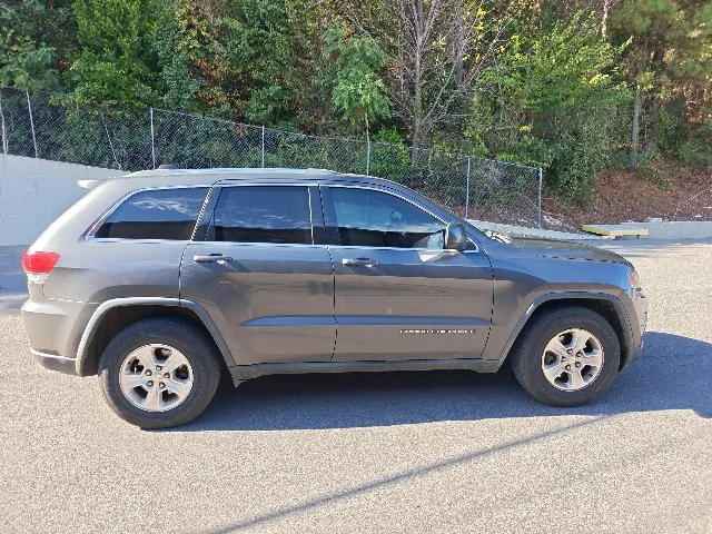 Used 2014 Gray Jeep Laredo image 2
