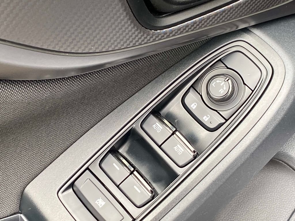Used 2023 Silver Subaru Base image 31