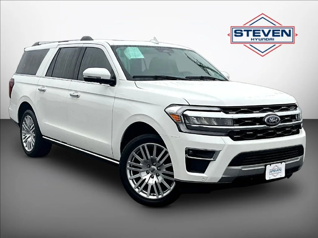Used 2024 White Ford Limited image 1