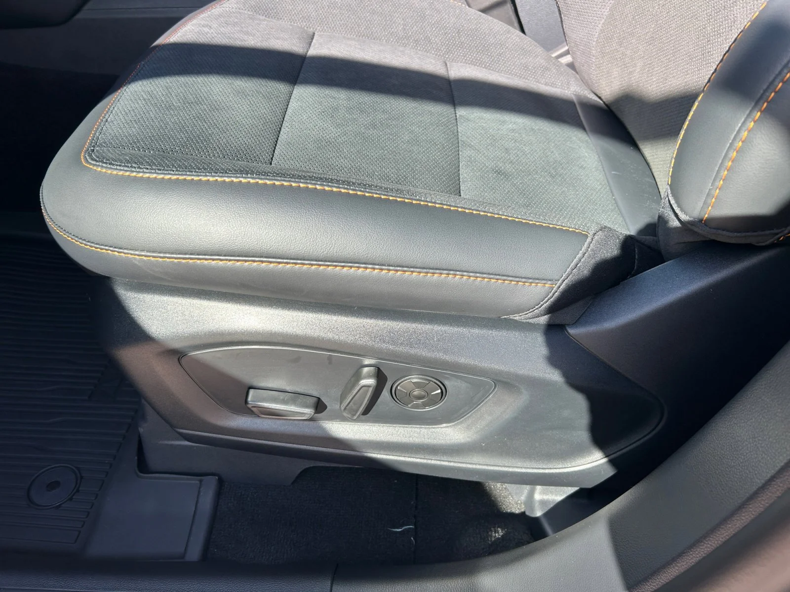 New 2026 Carbonized Grey Metallic Ford Tremor image 15