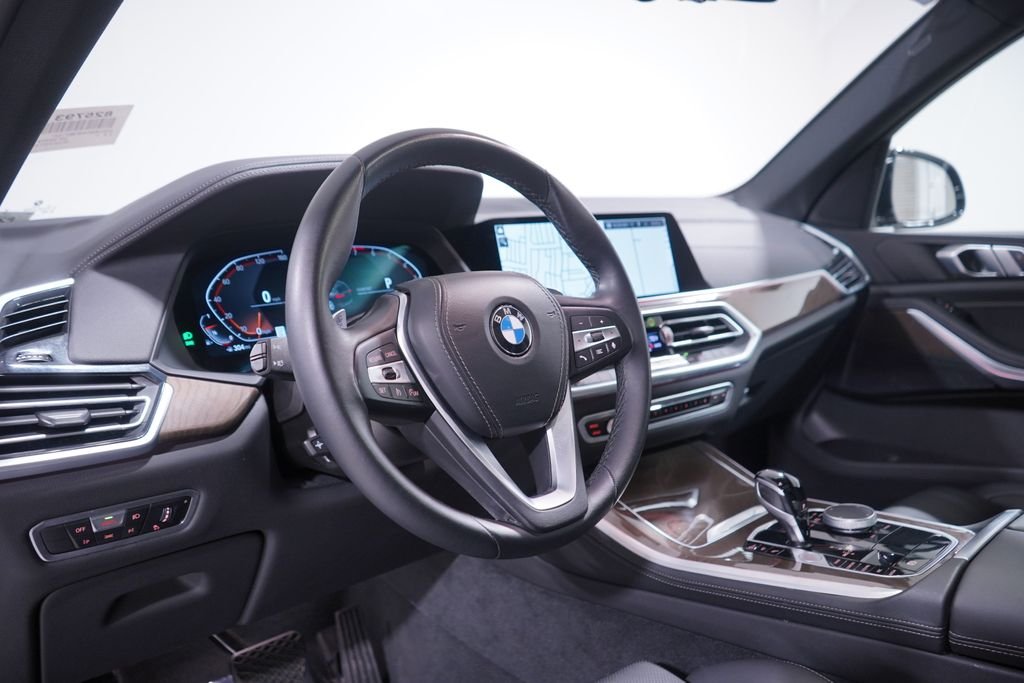 Used 2023 Dark Graphite BMW xDrive40i image 6