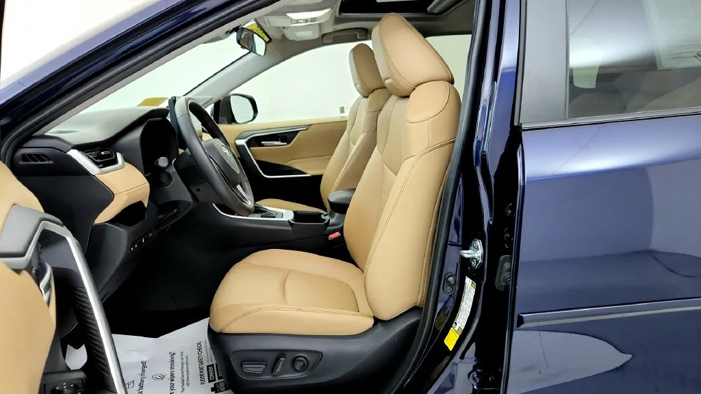 Used 2025 Blue Toyota XLE Premium image 25