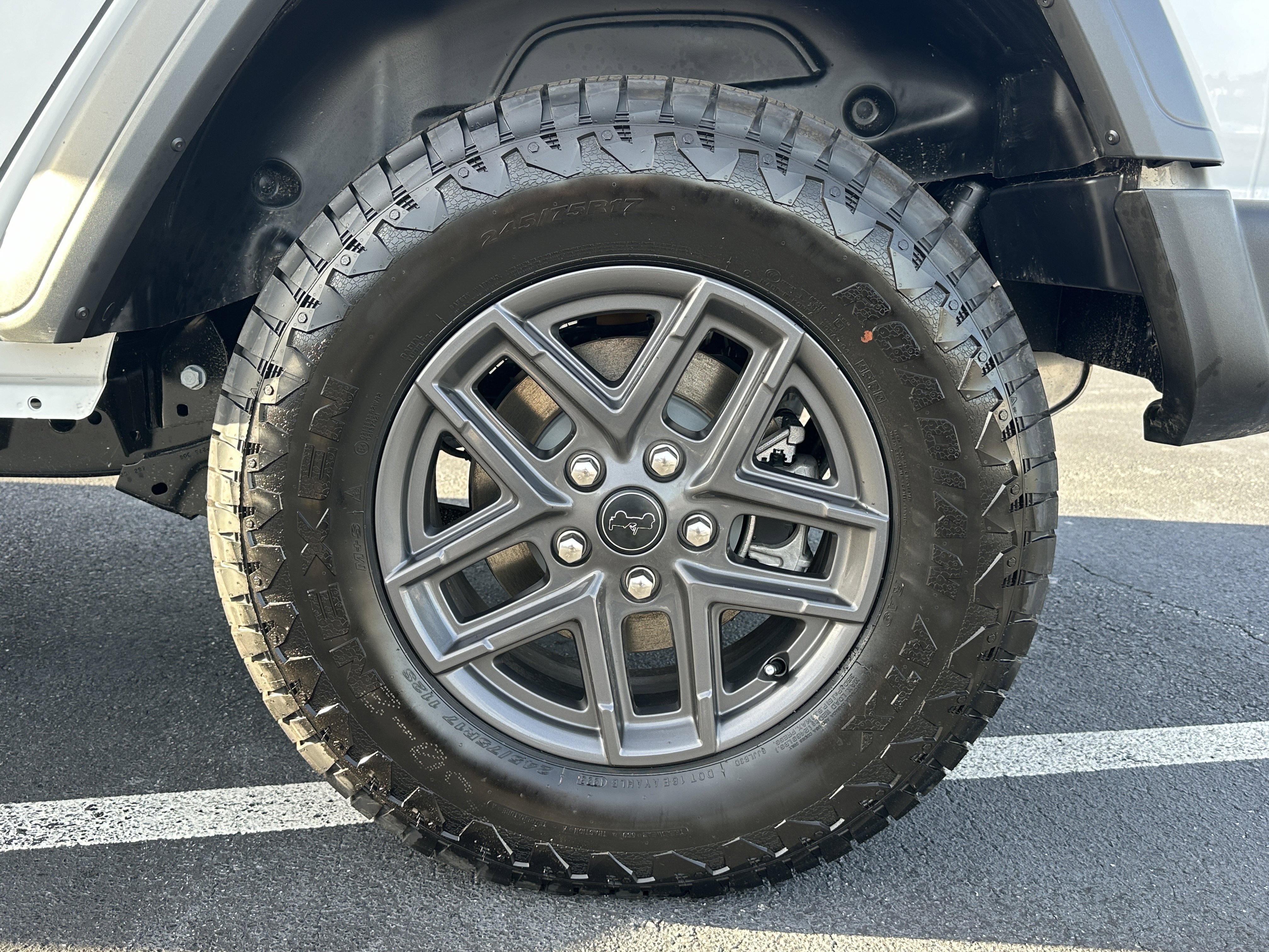 New 2026 Bright White Clear-Coat Exterior Paint Jeep Sport S image 19