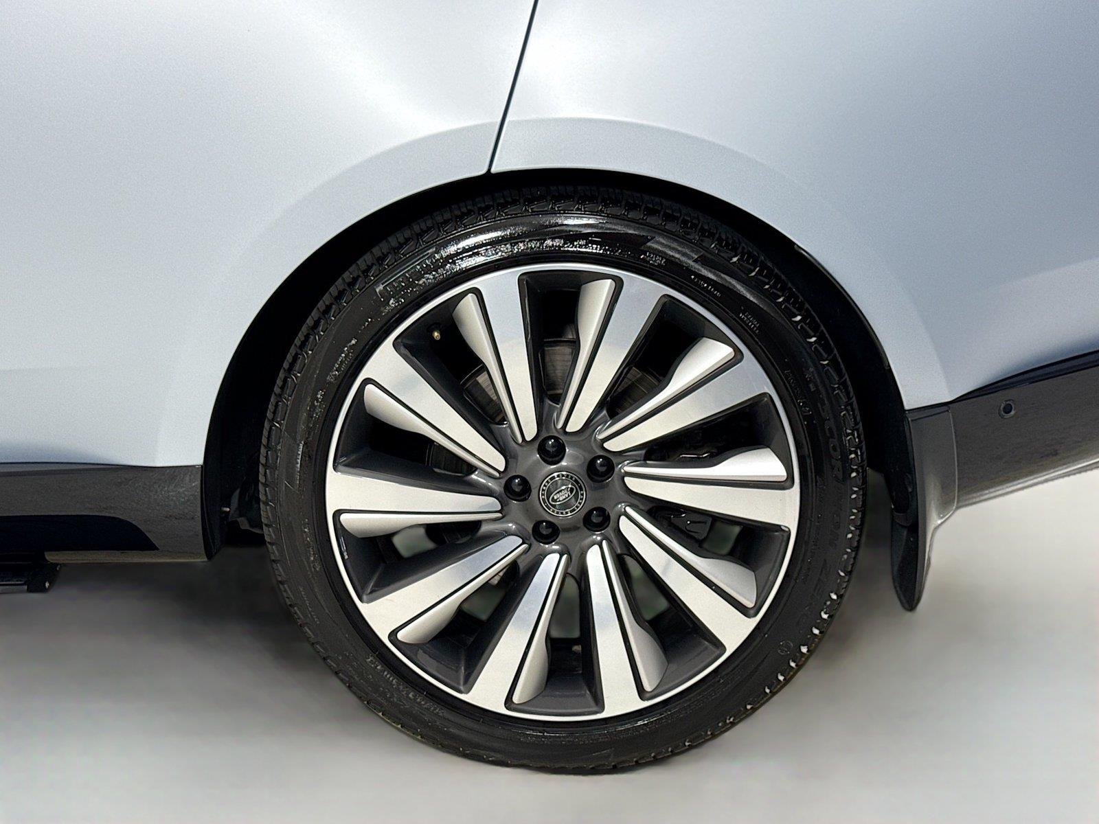 Used 2023 Ionian Silver SV Bespoke Ultra Metallic Gloss Land Rover SV | 225K MSRP image 41