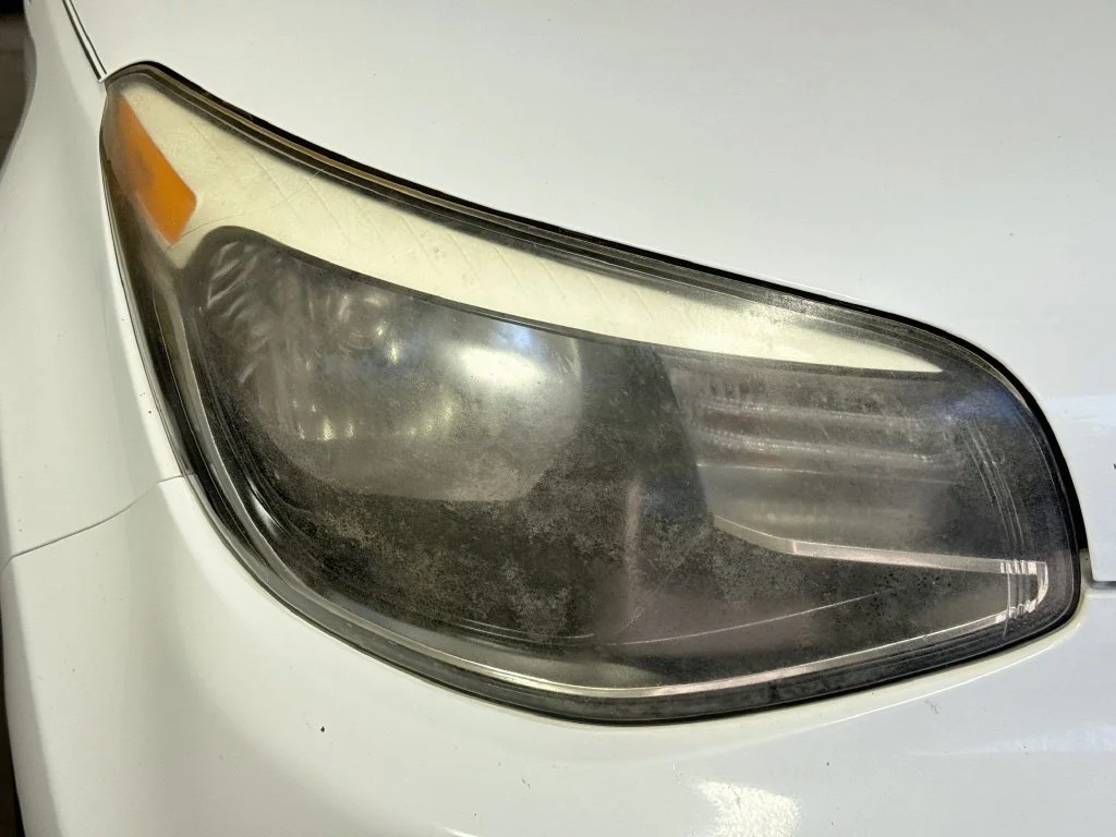 Used 2016 White Kia Base image 32