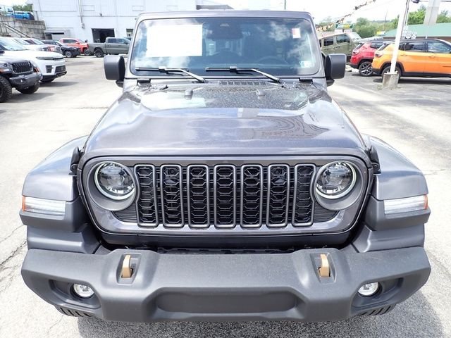 New 2026 Granite Crystal Metallic Clear-Coat Exterior Paint Jeep  image 11