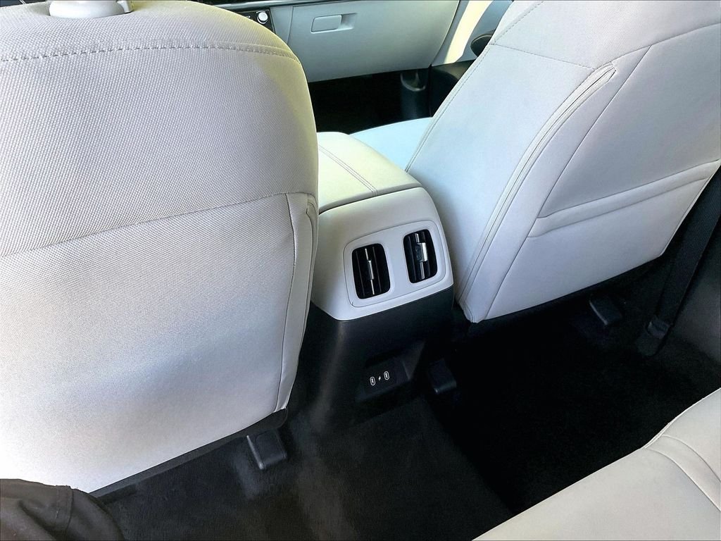 Used 2025 Green Hyundai SEL image 28