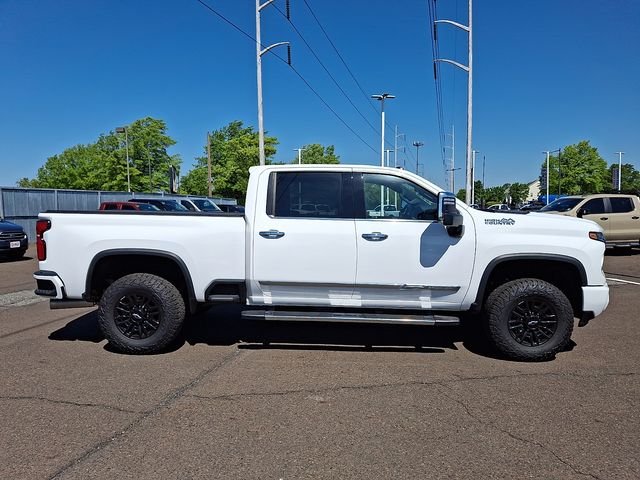 Used 2024 Summit White Chevrolet High Country image 7