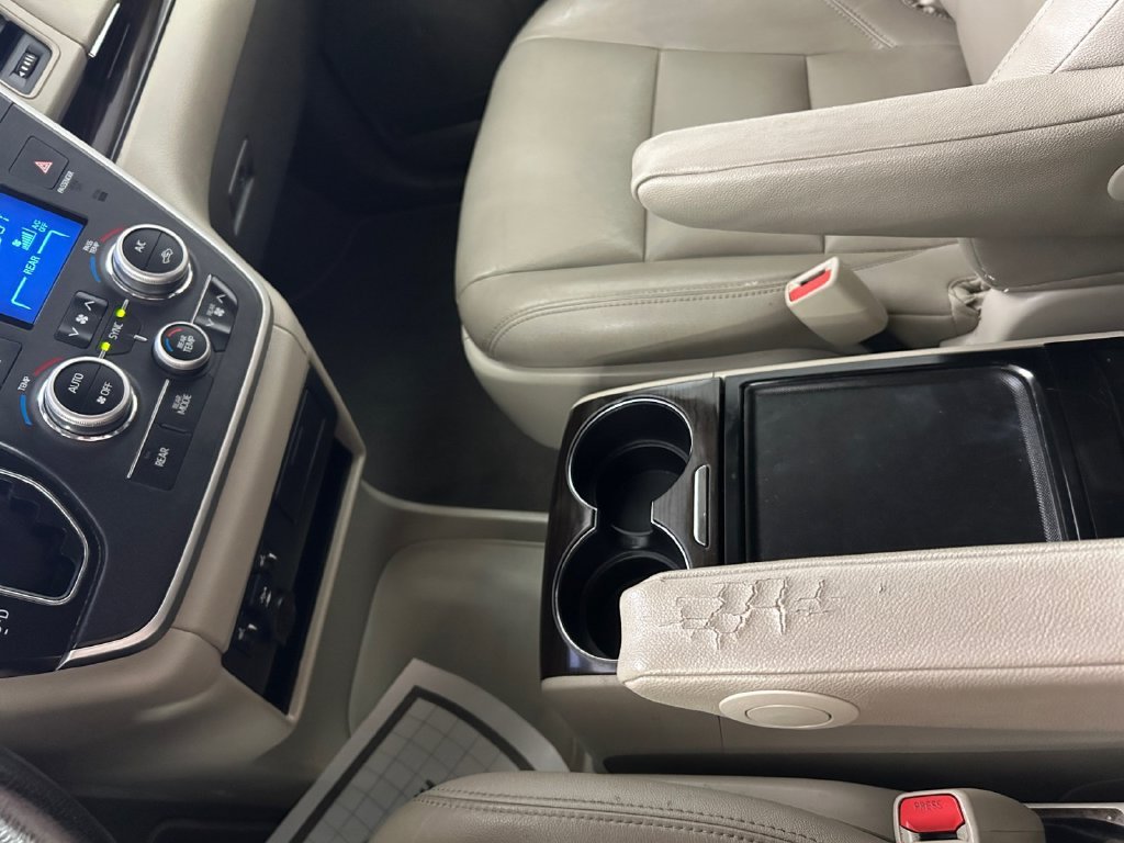 Used 2020 White Toyota XLE image 22