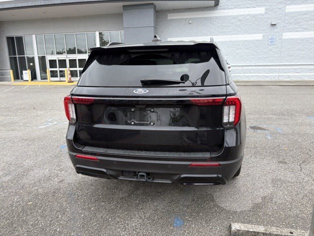 Certified Used 2025 Black Metallic Ford ST-Line image 36