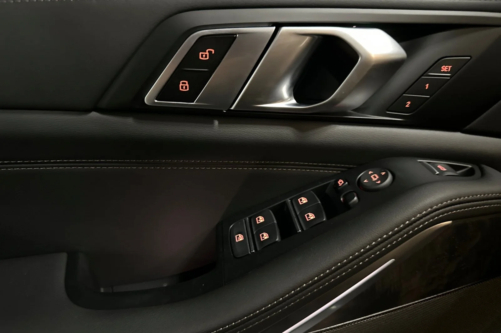 New 2026 Skyscraper Grey Metallic BMW xDrive50e image 10