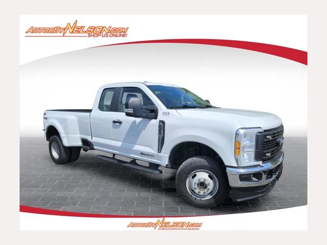 Used 2023 White Ford XL image 1