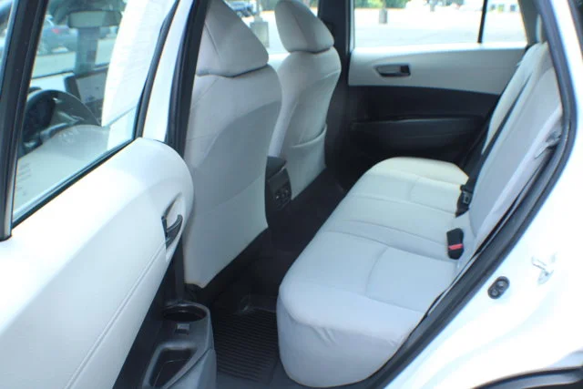 Used 2024 Wind Chill Pearl Toyota L image 6