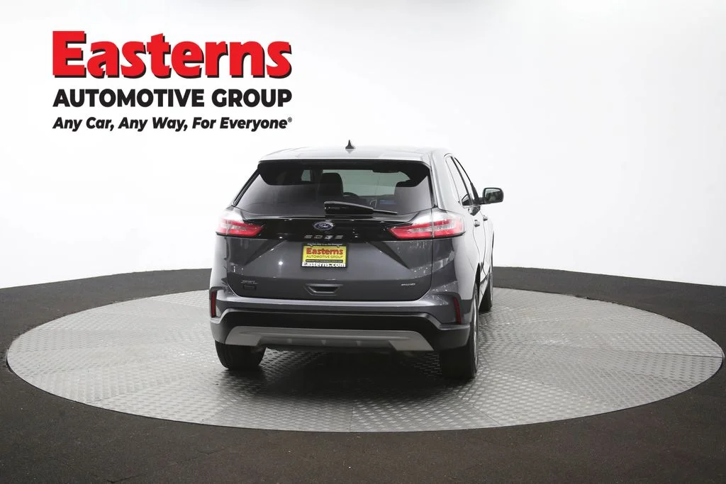 Used 2023 Gray Ford SEL image 38
