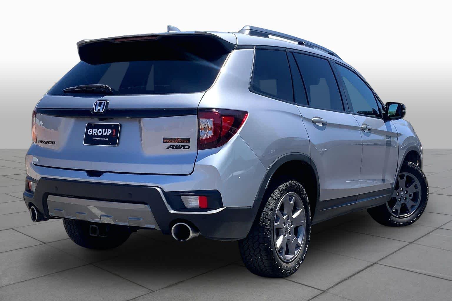 Used 2024 Lunar Silver Metallic Honda TrailSport image 13