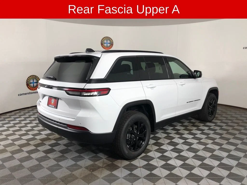 New 2026 Bright White Clear-Coat Exterior Paint Jeep Altitude image 16