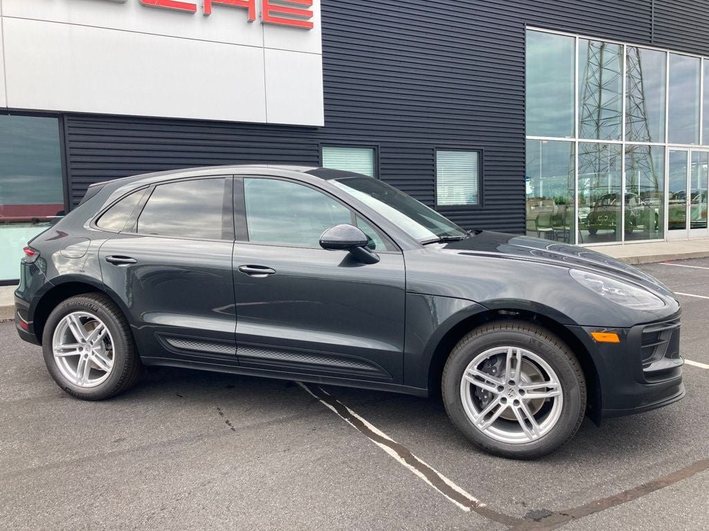 2026 Porsche Macan - Photo 31