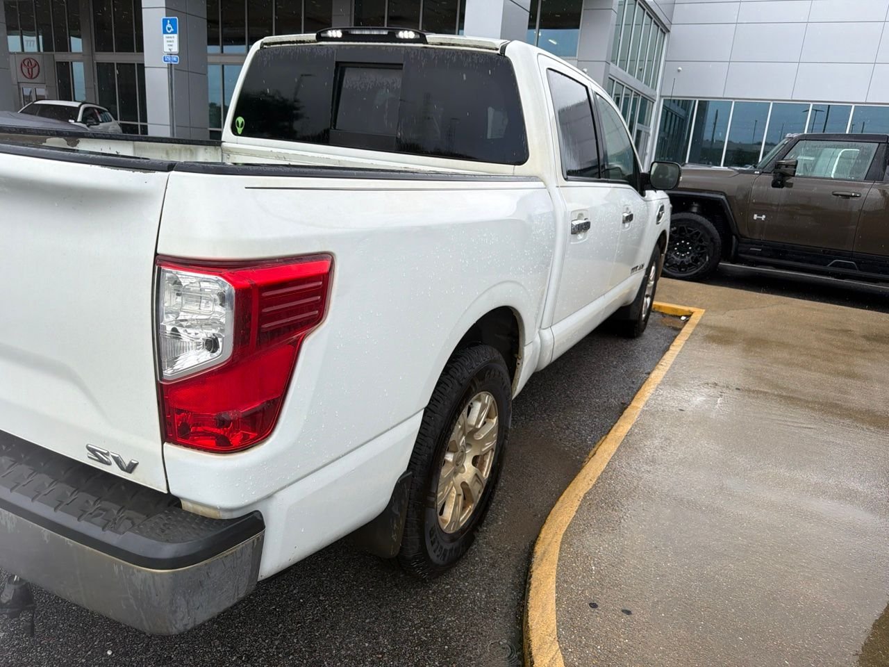 Used 2017 White Nissan SV image 4