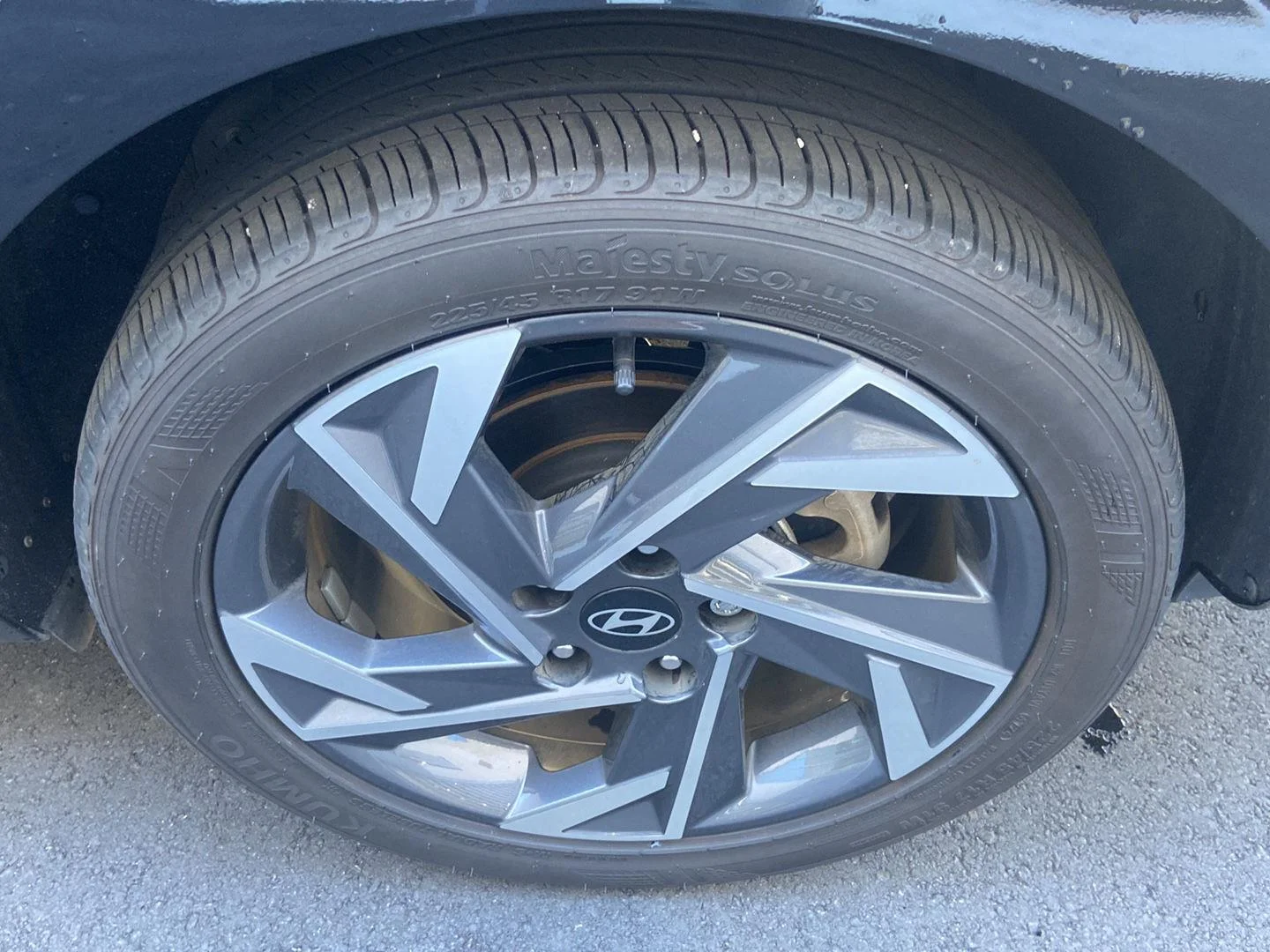 Used 2025 Abyss Black Hyundai SEL Sport image 16