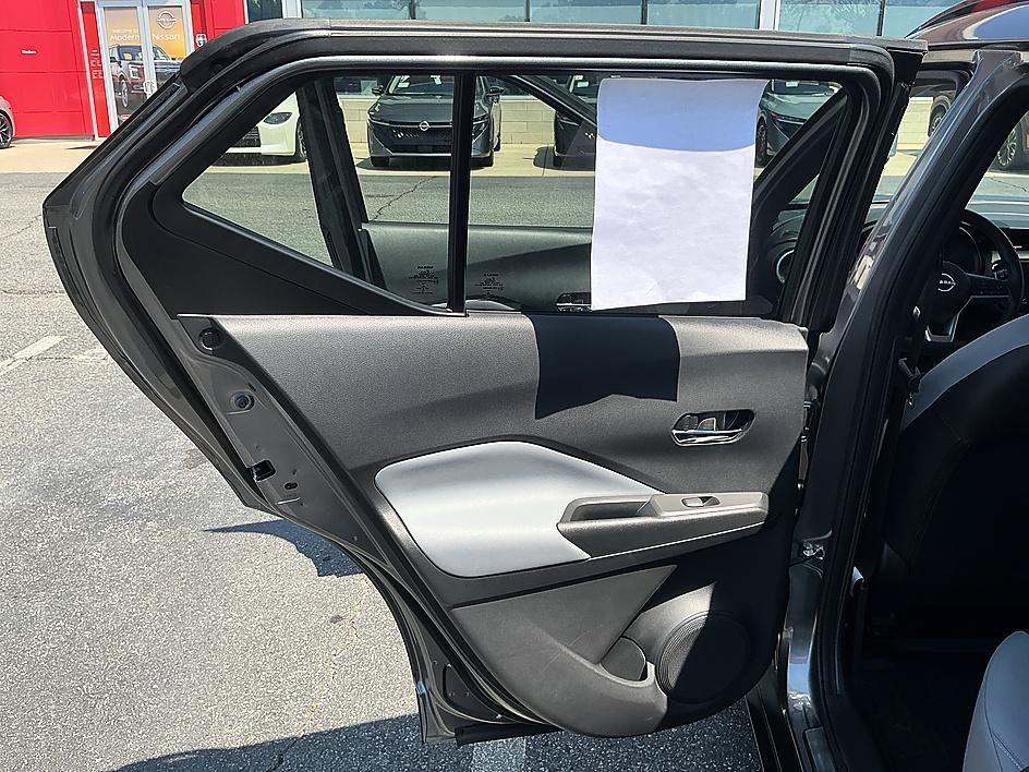 Used 2022 Gun Metallic Nissan SR image 23