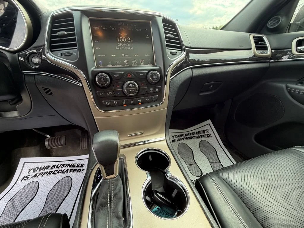 Used 2017 Bright White Clea Jeep Overland image 30