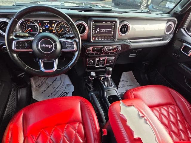 Used 2020 Black Jeep Unlimited Sahara image 9