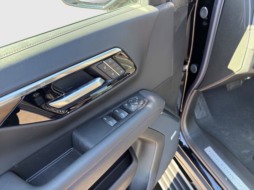 2026 Chevrolet Suburban High Country - Photo 22