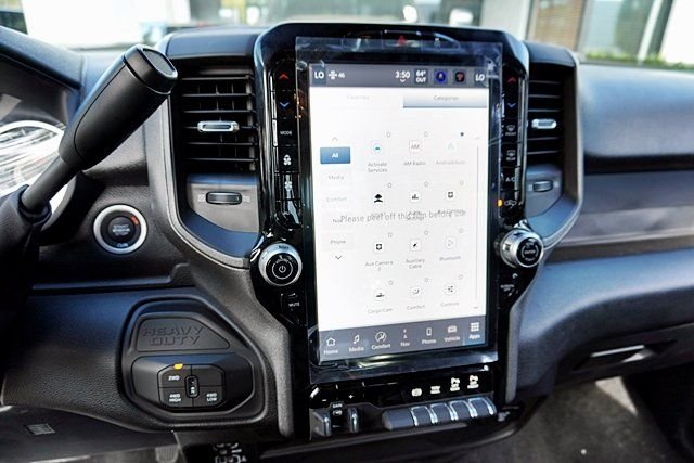 New 2026 Bright White Clear-Coat Exterior Paint RAM Tradesman image 32