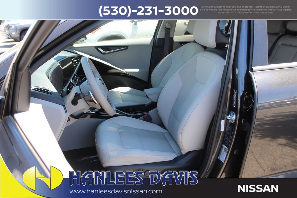 Used 2023 Gray Kia Wind image 13