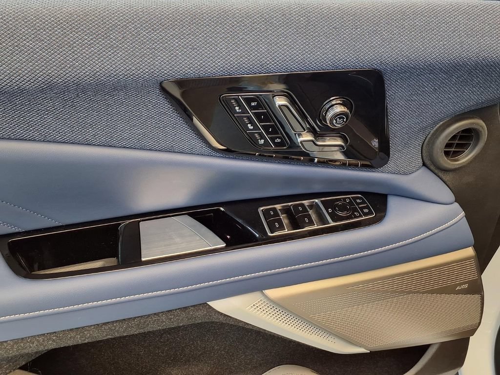 2027 Cadillac OPTIQ Premium Sport - Photo 15