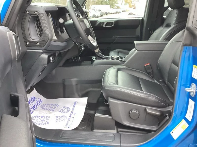 New 2025 Velocity Blue Metallic Ford Badlands® image 25