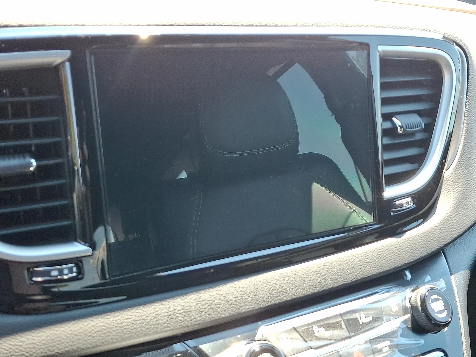 2026 Chrysler Voyager LX - Photo 17