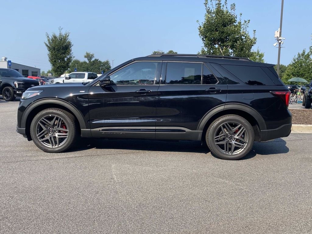 New 2026 Agate Black Metallic Ford ST-Line image 5