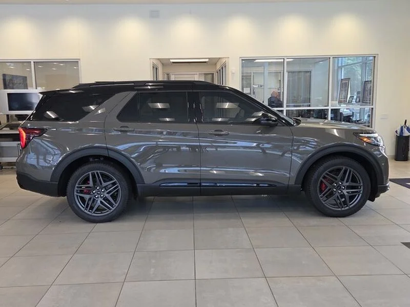 New 2026 Marsh Gray Ford ST image 4