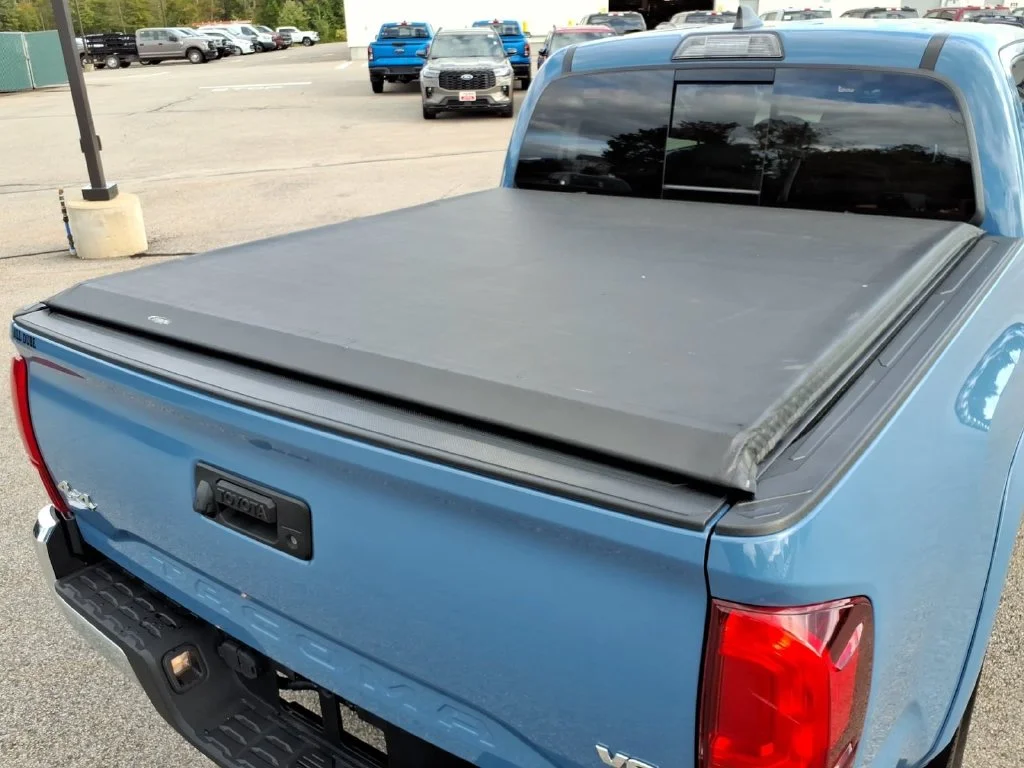 Used 2019 Blue Toyota SR5 image 6
