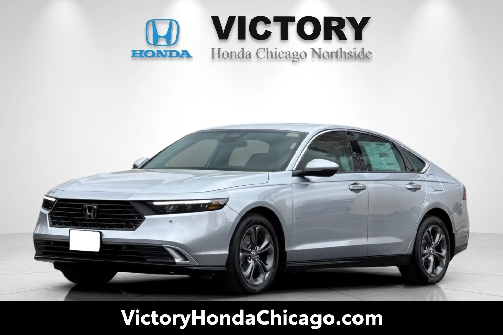 Certified Used 2025 Solar Silver Metallic Honda EX-L image 1
