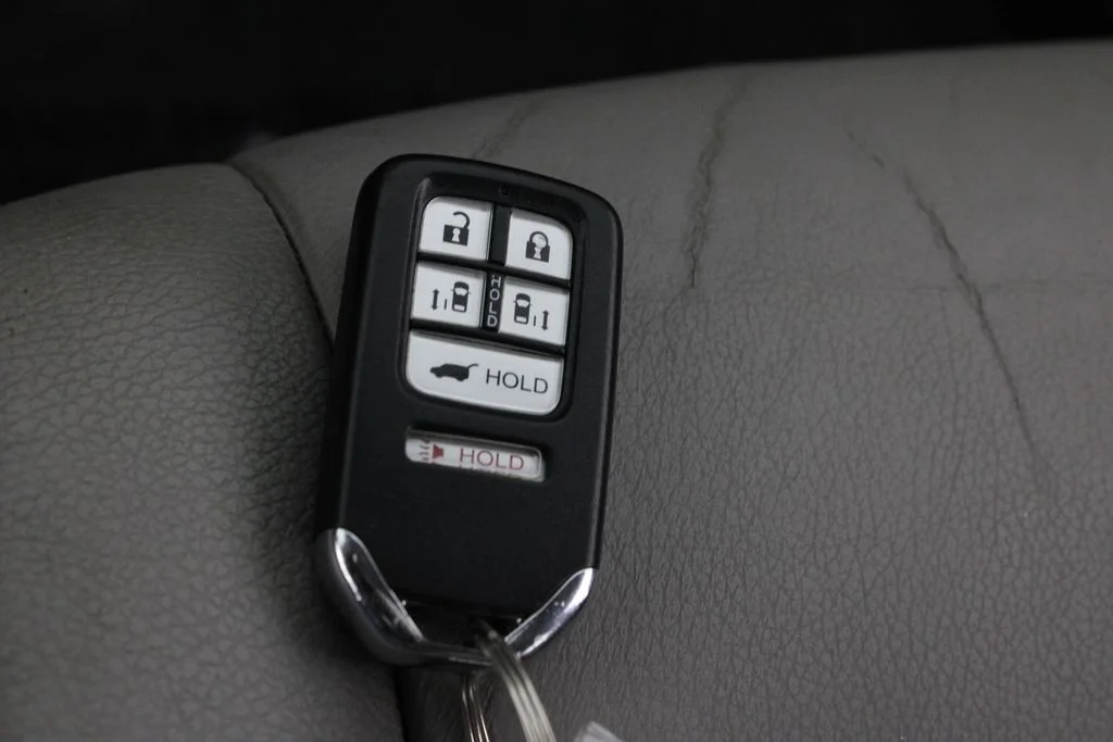Used 2016  Honda EX-L image 32