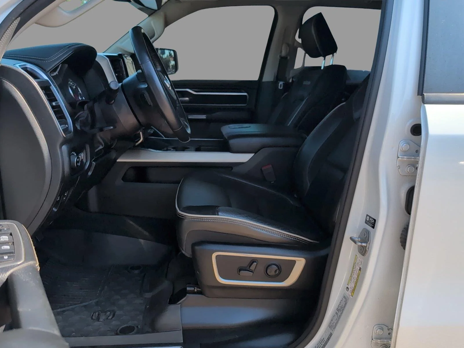 Used 2022 Ivory White Tri-Coat Pearlcoat Ram Laramie image 11