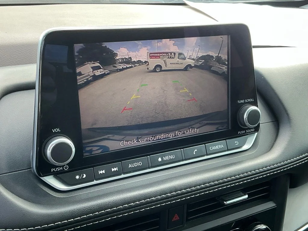 Used 2023 Gray Nissan S image 30